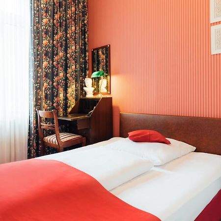 Das Kleine Hotel In Ruhiger Stadtlage Wiesbaden Exteriör bild