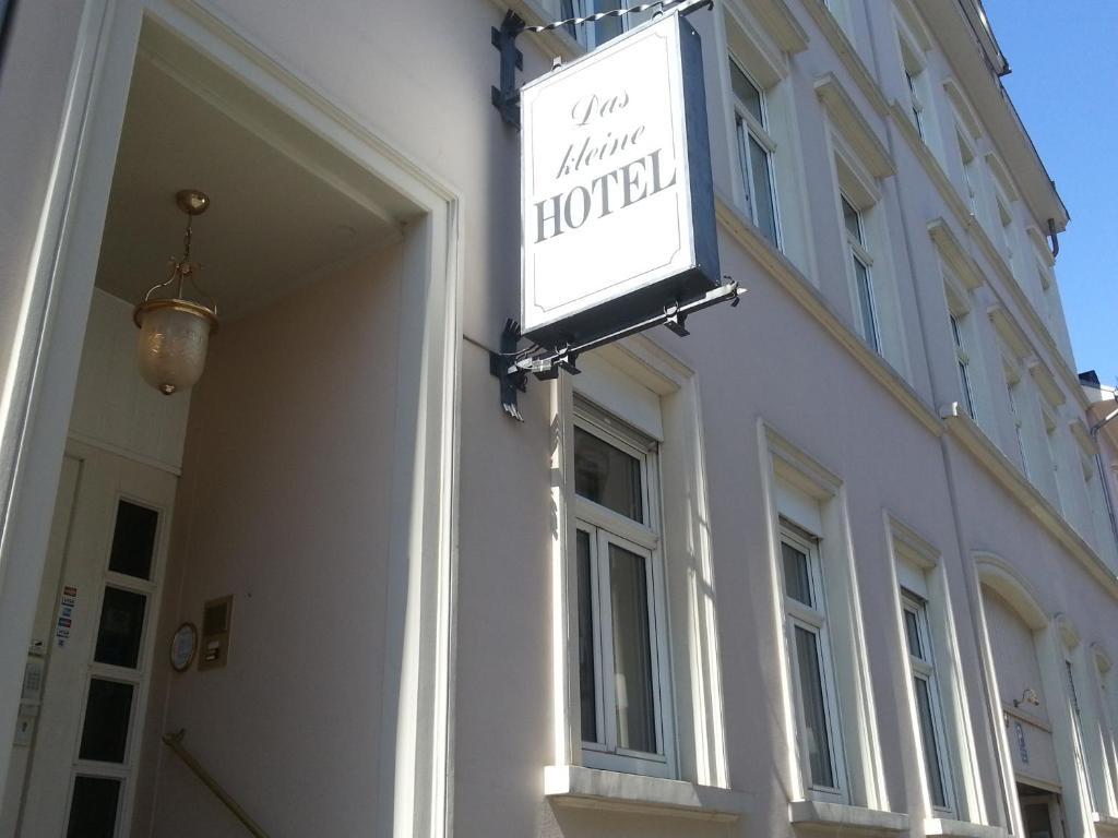 Das Kleine Hotel In Ruhiger Stadtlage Wiesbaden Exteriör bild